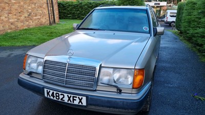 Lot 678 - 1992 MERCEDES 300 TE 24