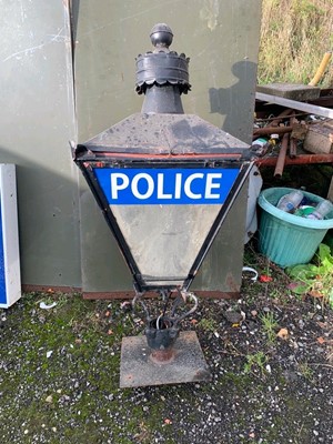 Lot 5 - POLICE LAMP