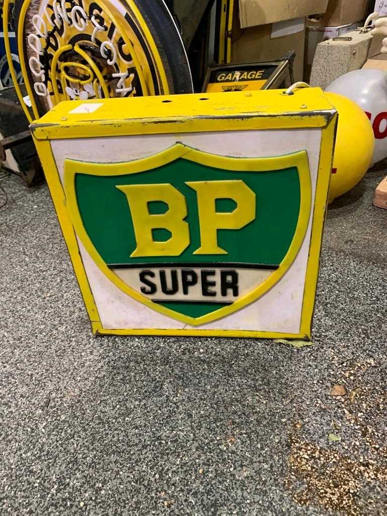Lot 89 - DOUBLE SIDD LIGHT UP BP SIGN