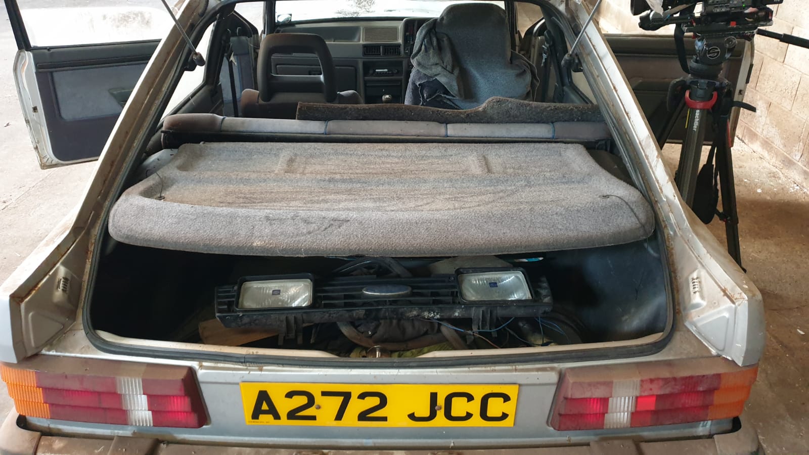 Ford Escort XR3 Gaslift | 1981-1986 Sport Boot/Hatch Replacement main image 0