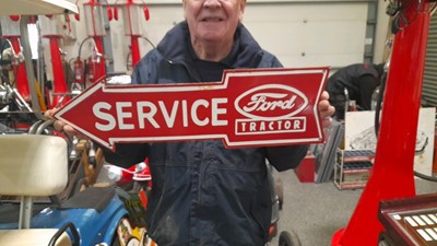 Lot 263 - FORD SERVICE RED ARROW SIGN