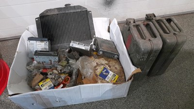 Lot 555 - X2 JERRY CANS & ASSORTED CAR PARTS