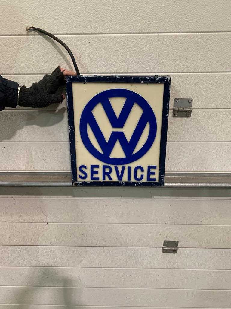 Lot 313 - LIGHT UP VW SERVICE SIGN