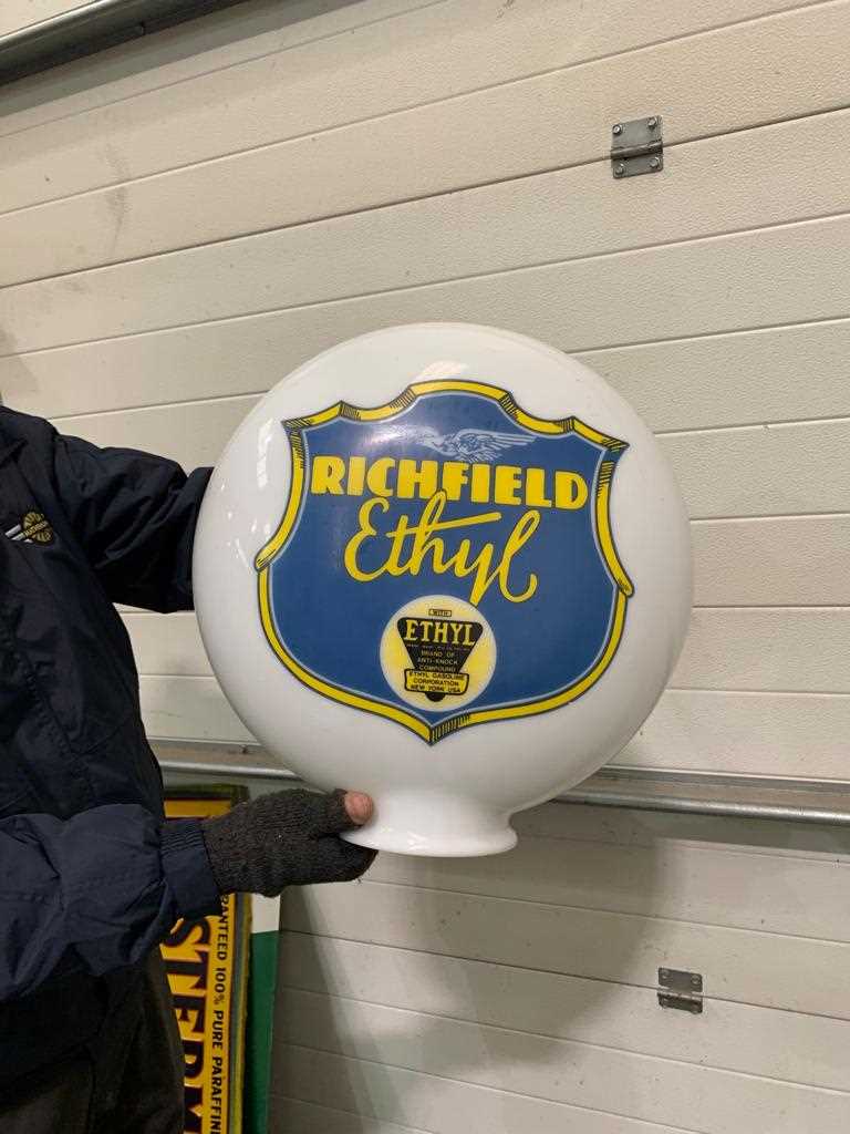 Lot 569 RICHFIELD GLOBE