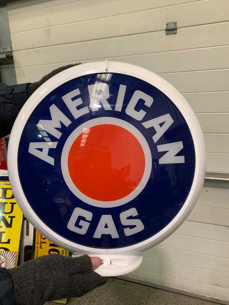 Lot 557 - AMERICAN GAS GLOBE