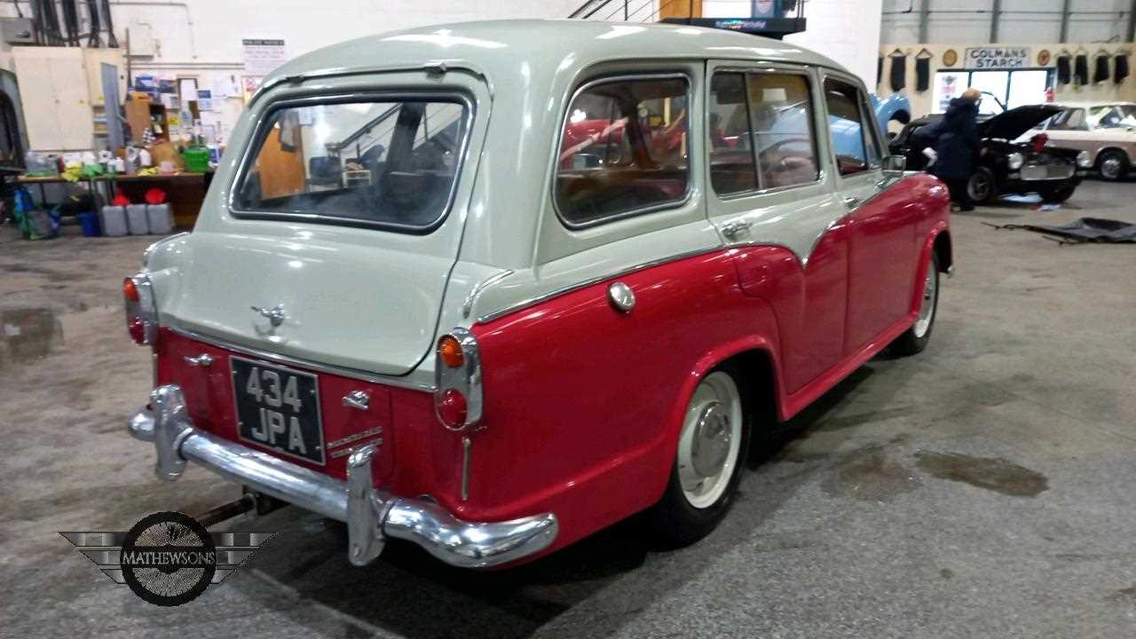 Lot 170 1959 MORRIS OXFORD TRAVELLER