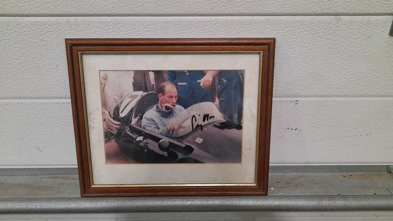 Lot 425 - SIGNED STIRLING MOSS PRINT