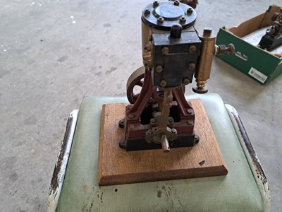 Lot 445 - STATIONARY ENGINE MODEL