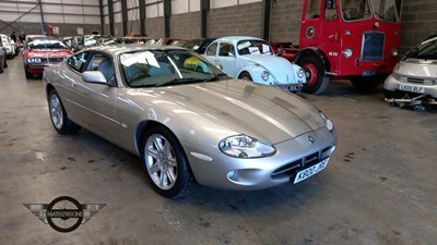 Lot 398 - 1998 JAGUAR XK8 COUPE AUTO