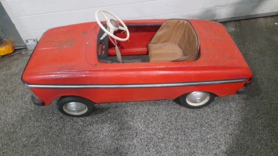 Lot 279 - MOSCOVITCH PEDAL CAR