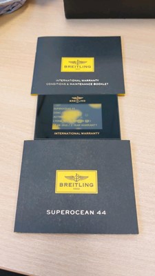 Lot 267 - BREITLING SUPEROCEAN AUTOMATIC WATCH