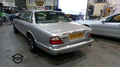 Lot 582 - 2000 JAGUAR XJ8 AUTO