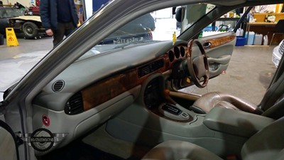 Lot 582 - 2000 JAGUAR XJ8 AUTO