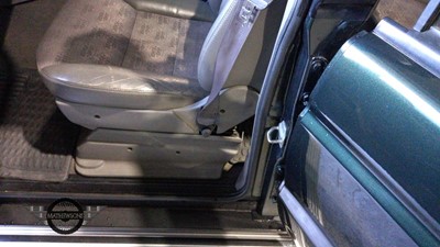 Lot 185 - 2000  LAND ROVER DISCOVERY V8I XS AUTO