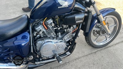 Lot 669 - 1987 HONDA