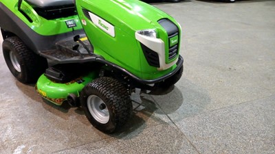 Lot 702 - VIKING MOWER