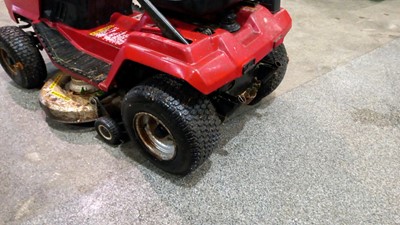 Lot 703 - HONDA HT3810 MOWER