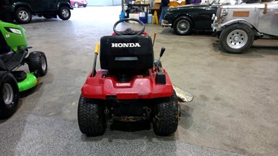 Lot 703 - HONDA HT3810 MOWER