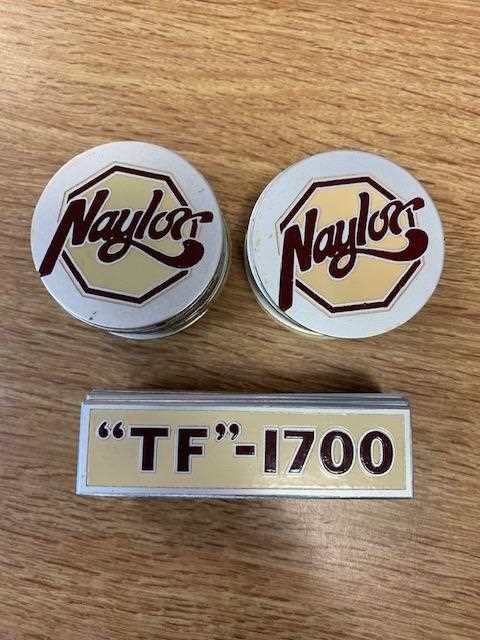 Lot 475 - NAYLOR TF 1700 CENTRE & SIDE PANEL BADGES