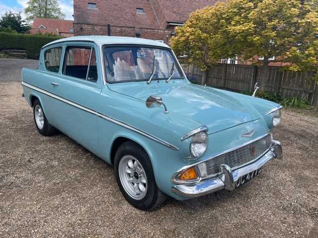 Lot 169 - 1966 FORD ANGLIA SUPER