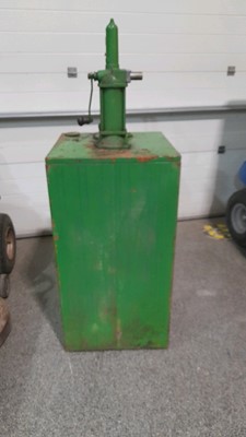 Lot 543 - CASTROL OIL DISPENSER