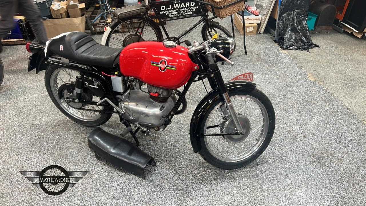 Lot 405 - 1957 GILERA ROSSA EXTRA 175