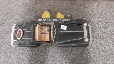 Lot 373 - TIN PLATE CAR