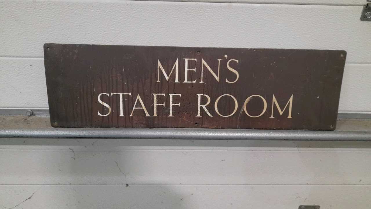 Lot 599 - MEN'S STAFF ROOM SIGN