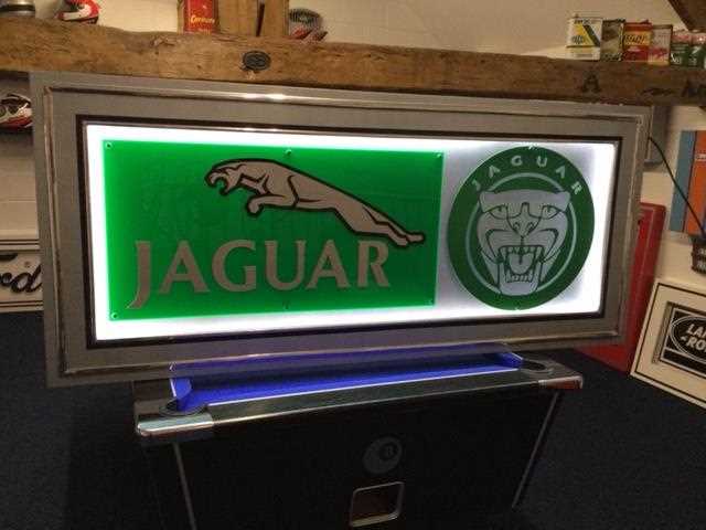 Jaggad Signage Lot 255 - LARGE ILLUMINATED JAGUAR SIGN