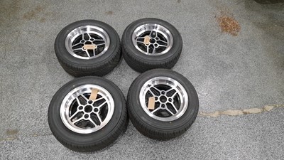 Lot 419 - FORD RS 2000 RE-FURBISHED ALLOY WHEELS WITH NEW TYRES ( FIT CAPRI/ESCORT ETC )