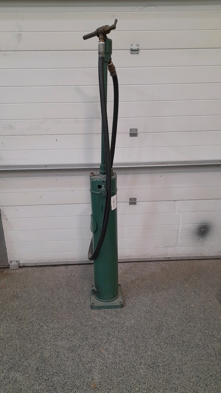 Lot 431 GREEN PUMP