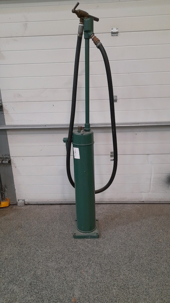 Lot 431 GREEN PUMP