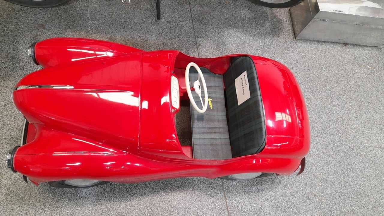 Lot 1 AUSTIN J40 1966 CHILDS PEDAL CAR (CHASSIS NO