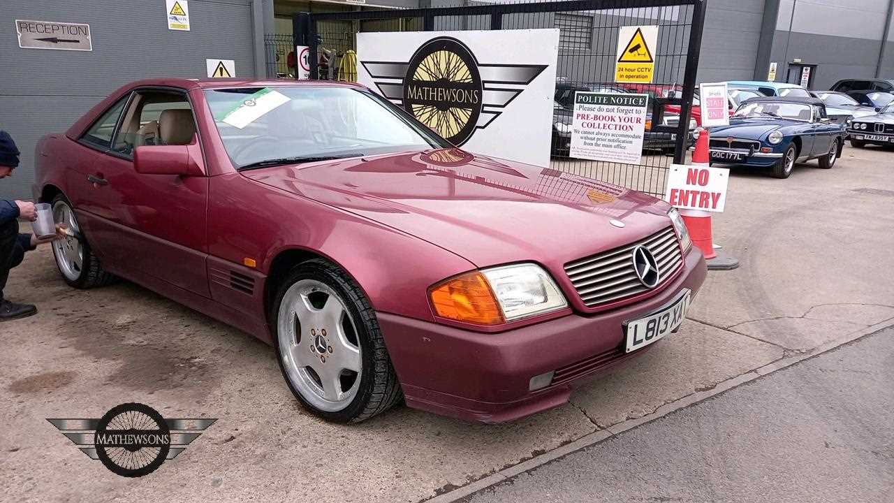 Lot 666 - 1994 MERCEDES SL280 AUTO