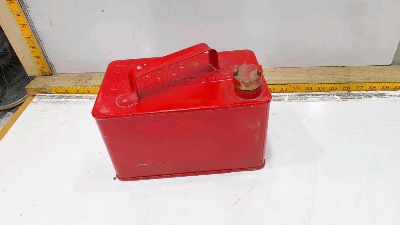 Lot 675 - RED PETROL CAN