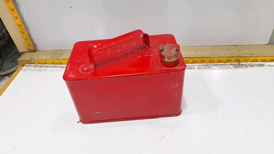 Lot 675 - RED PETROL CAN