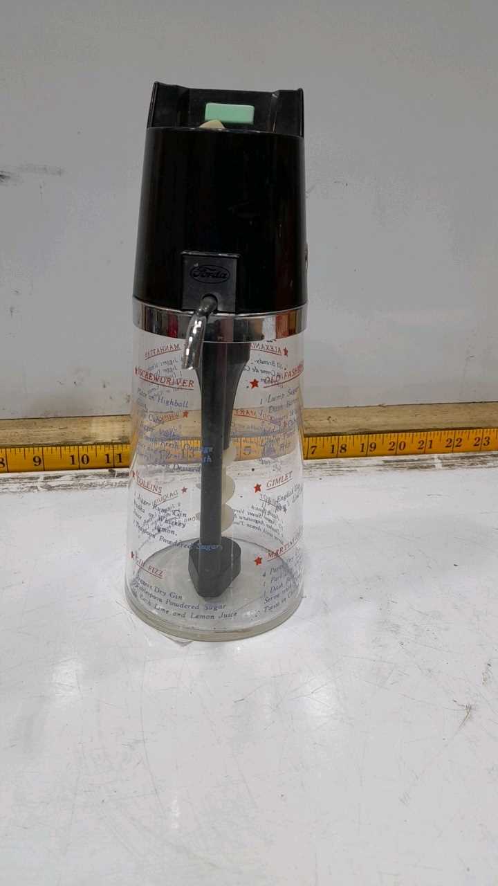 Lot 671 - FORD GLASS COCKTAIL MIXER