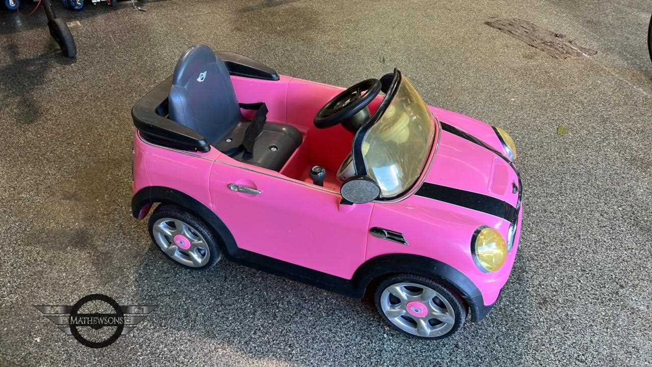Lot 370 - PINK MINI
