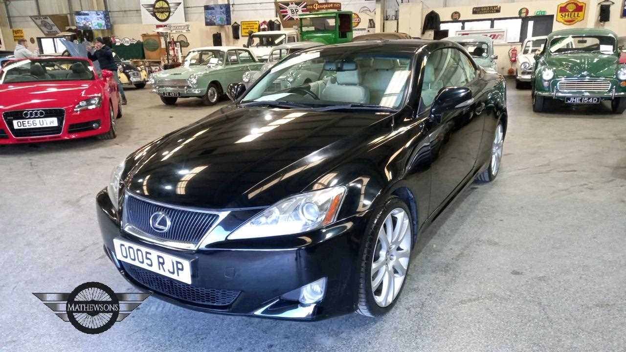 Lot 525 - 2010 LEXUS IS 250C SE-L AUTO