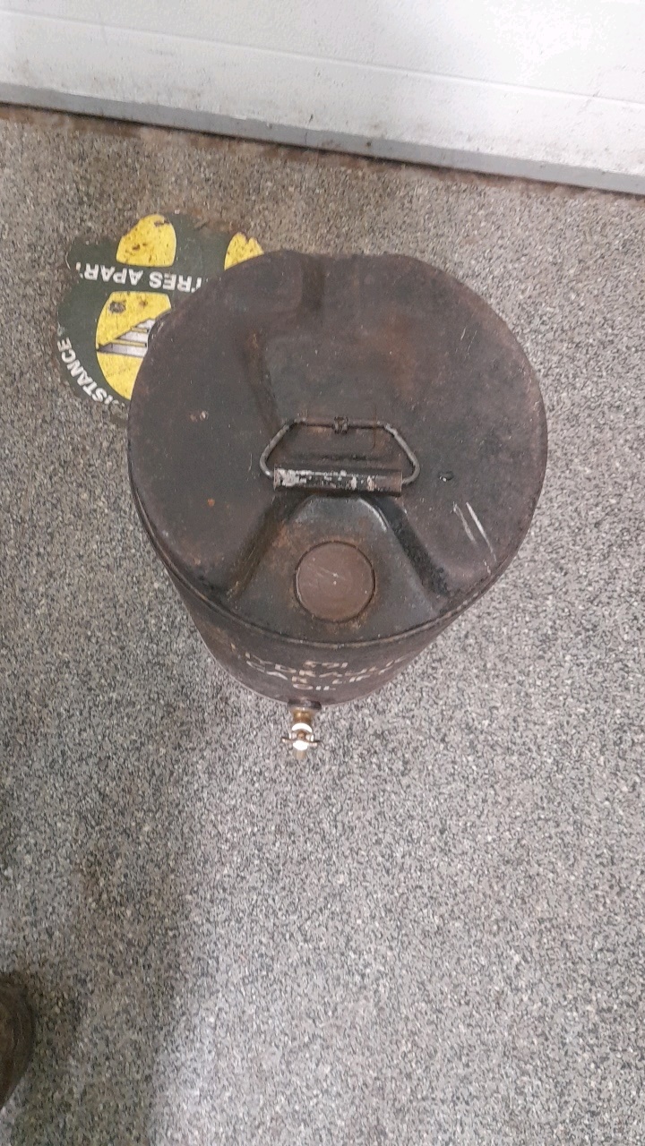 Lot 183 VINTAGE HYDRAULIC LIFT OIL 5 GALLON