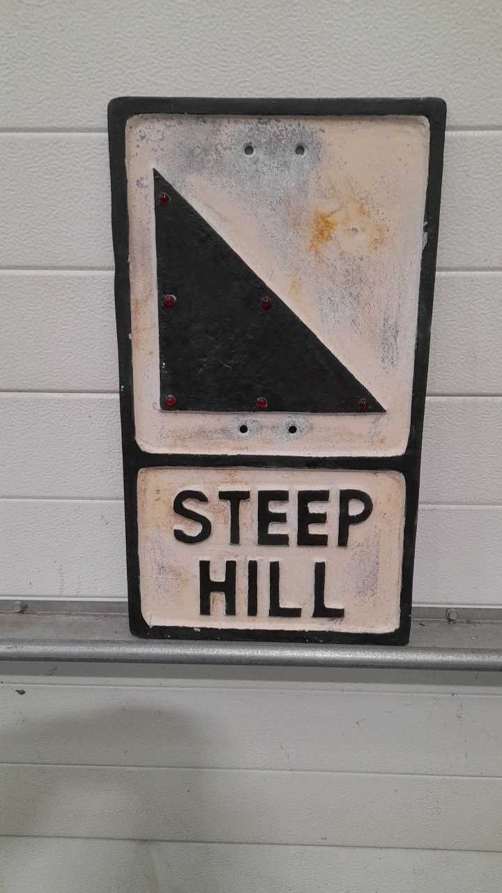 lot-191-steep-hill-sign