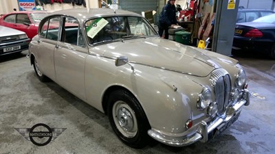 Lot 521 - 1969 DAIMLER V8 250