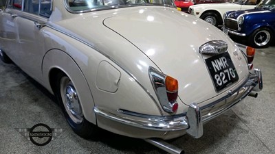 Lot 521 - 1969 DAIMLER V8 250