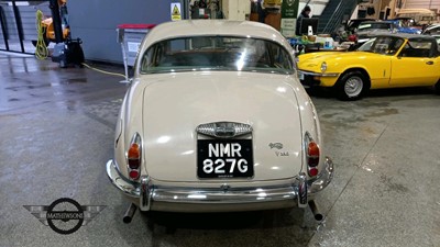 Lot 521 - 1969 DAIMLER V8 250