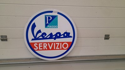 Lot 471 - VESPA SERVICIO SALE PLASTIC  ROUND SIGN